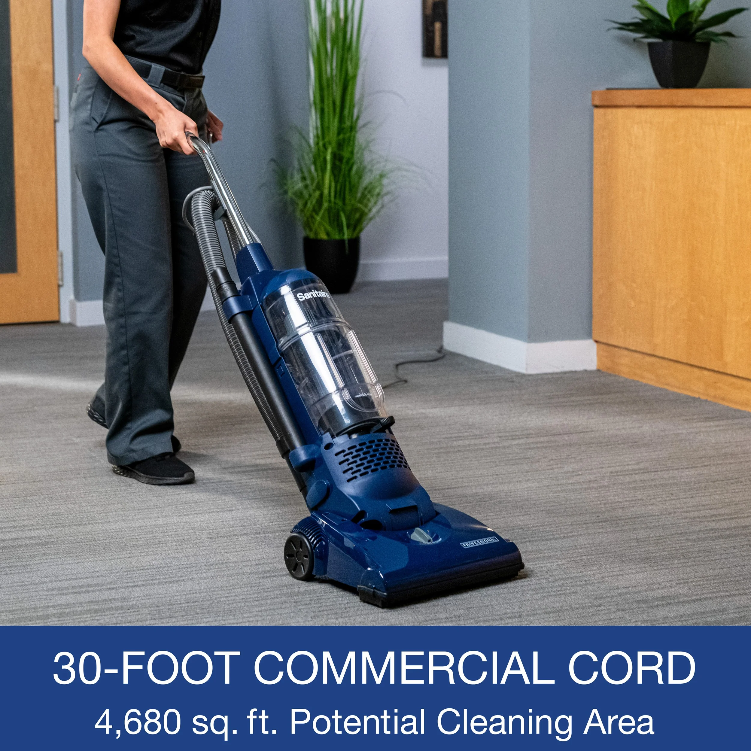 PROFESSIONAL Bagless Upright with Tools SL4410A - Image 5