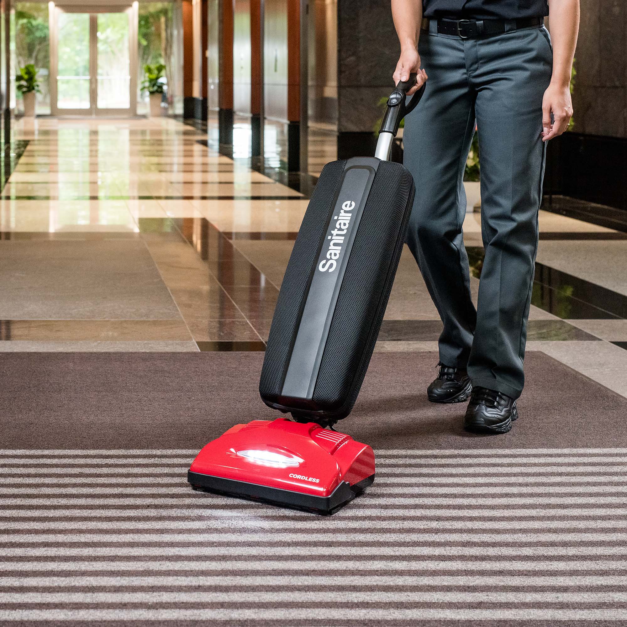 QUICKBOOST™ Cordless Upright Vacuum SC7500A - Image 4